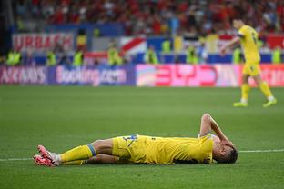 足球报：泰山队被申花反击打懵，暴露伤病、引援、防守三重问题